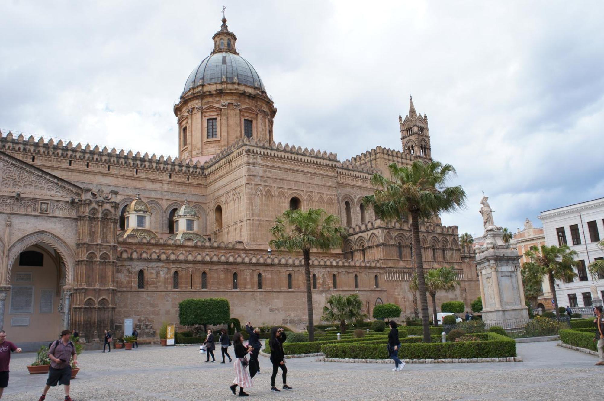 Cathedral Apartment Palermo Exterior photo